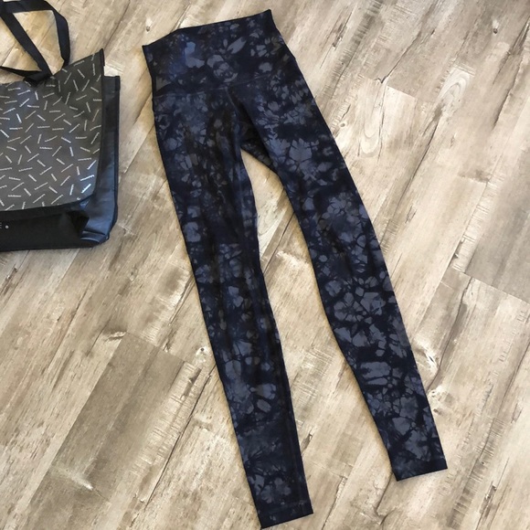 lululemon athletica Pants - Lululemon Athletics Black Gray Shibori Tie Dye High Rise Leggings 6